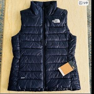 NWT The North Face Women's Navy Puffer Vest